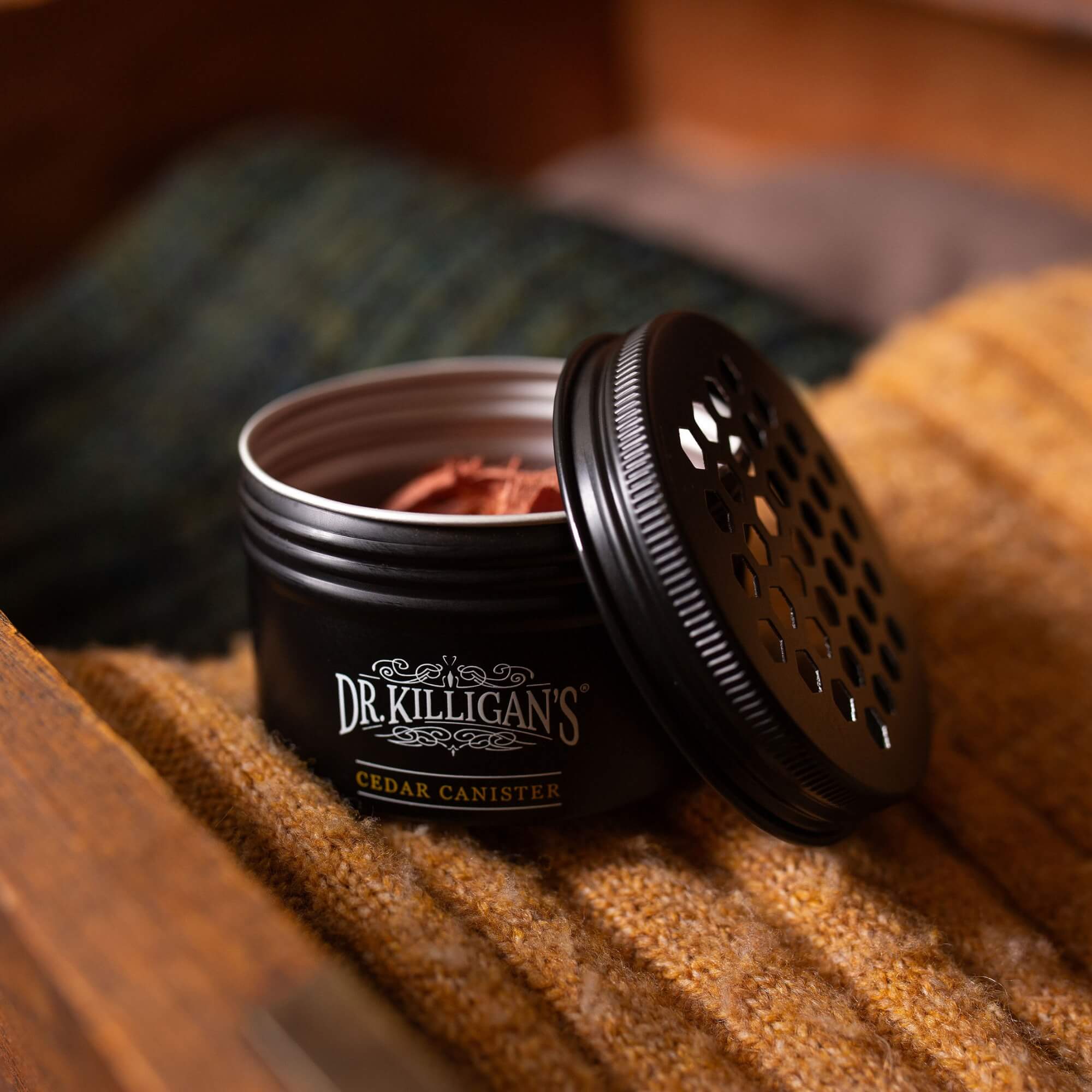 Cedar Chips Canister (8 Pack) - Premium Pest Repellent: 100% Natural P